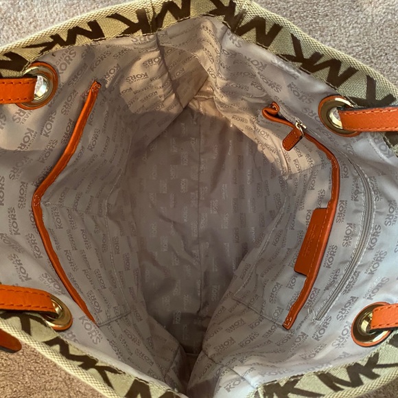 Michael Kors women’s purse - Picture 2 of 7